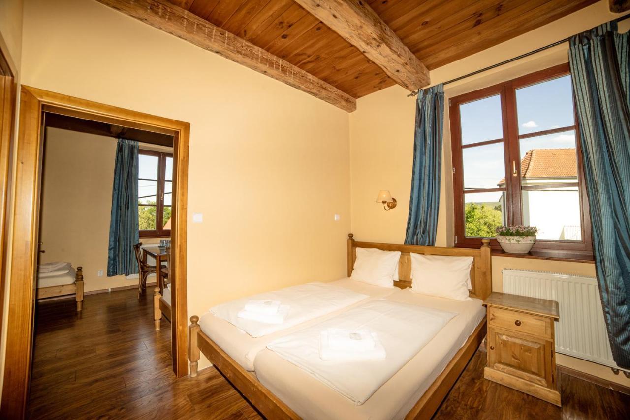 Stary Dum Hotel Cernosice Exterior photo