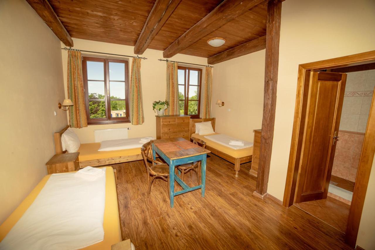 Stary Dum Hotel Cernosice Exterior photo